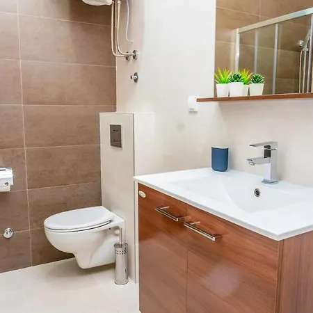 2 Bdr New Wake Up In For 5 *