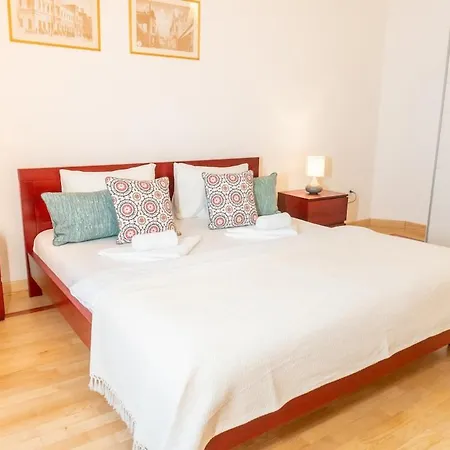 2 Bdr New Wake Up In For 5 *