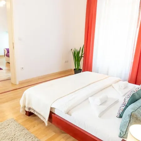 2 Bdr New Wake Up In For 5