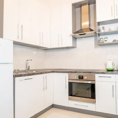 2 Bdr New Wake Up In For 5 * Bělehrad