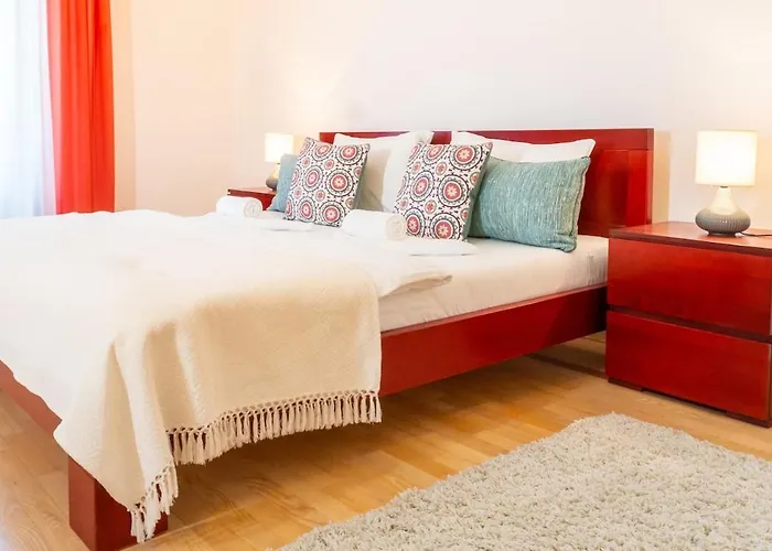 2 Bdr New Wake Up In For 5 *